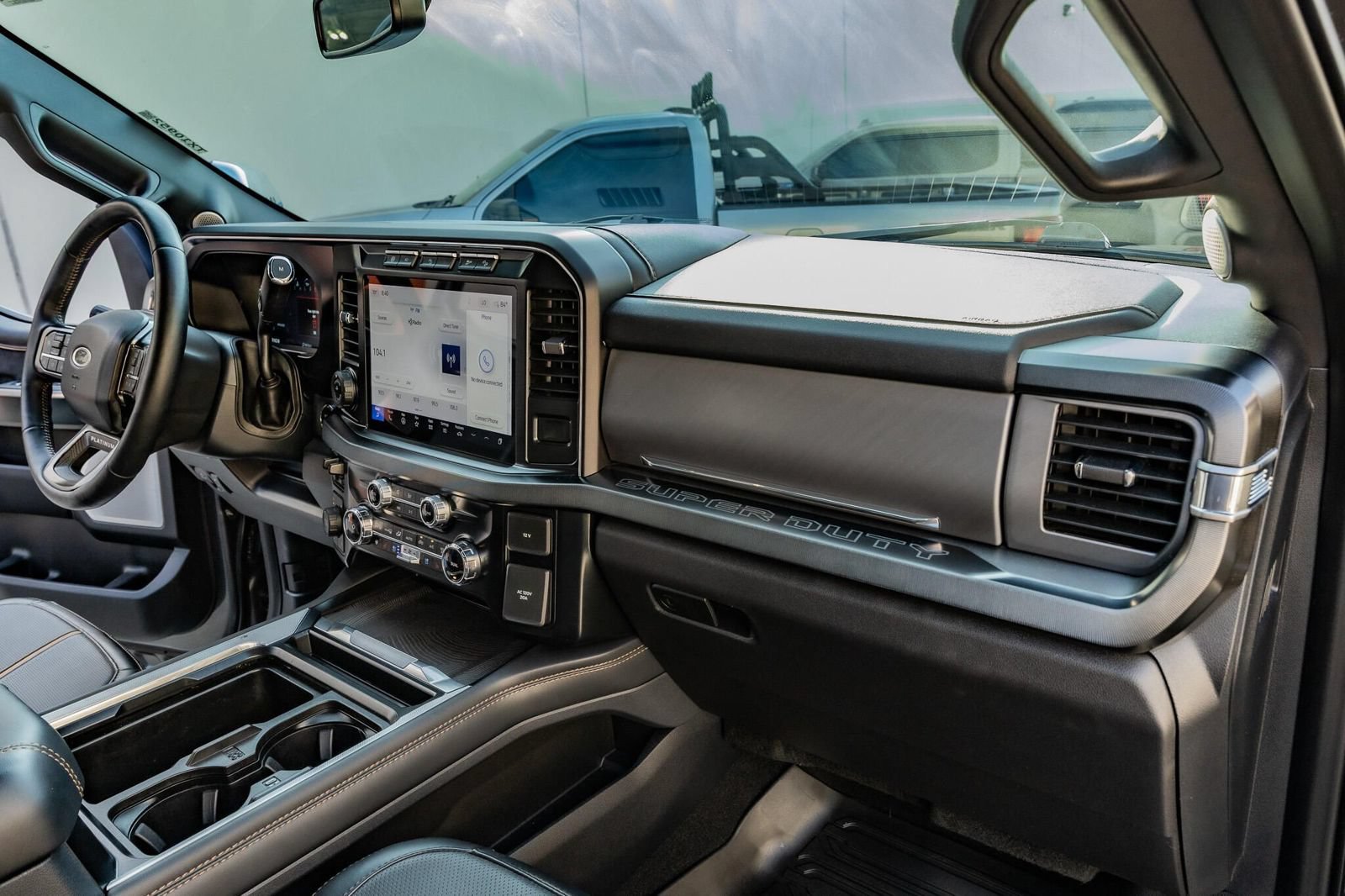 Used 2024 Ford F250 Platinum w/ FX4 Off-Road Package AWD/4WD image 18