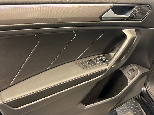 Certified 2022 Volkswagen Tiguan SE R-Line FWD image 8