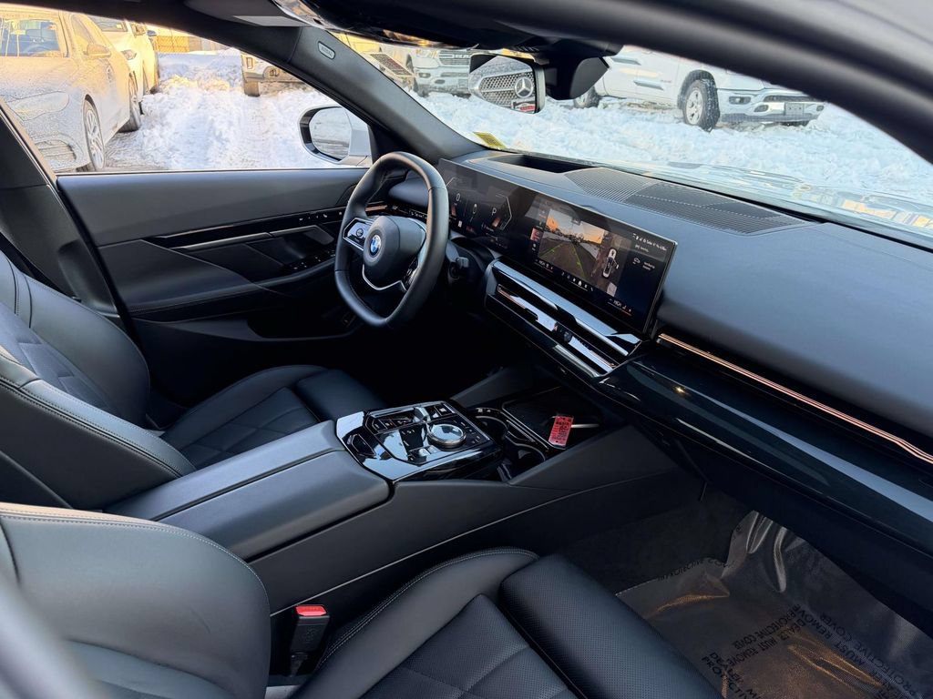 Used 2026 BMW 530i xDrive AWD/4WD image 13