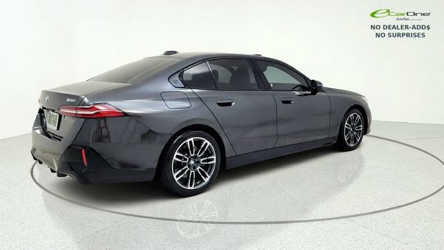 Used 2026 BMW 530i w/ M Sport Package RWD image 9