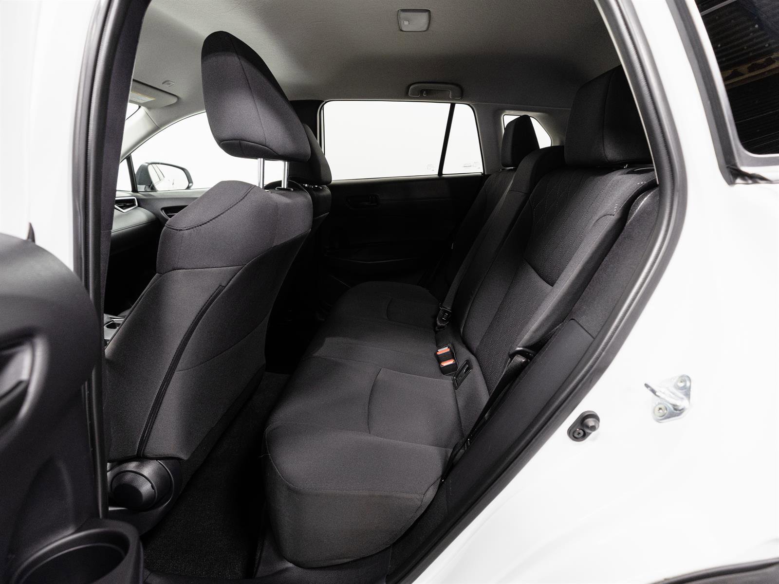 Certified 2024 Toyota Corolla Cross LE image 5