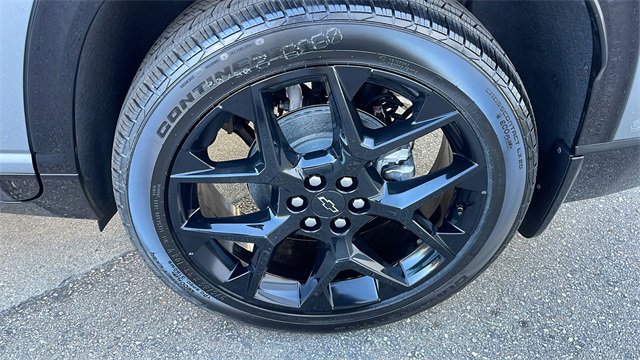 Used 2025 Chevrolet Traverse RS image 32