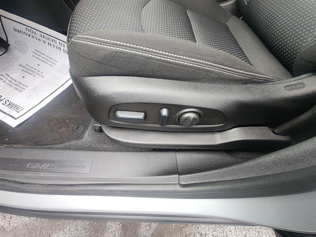Used 2024 GMC Terrain SLE w/ Driver Convenience Package AWD/4WD image 17