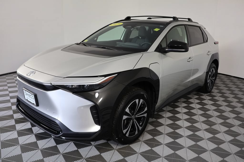 Used 2025 Toyota bZ4X FWD w/ Weather Package image 4