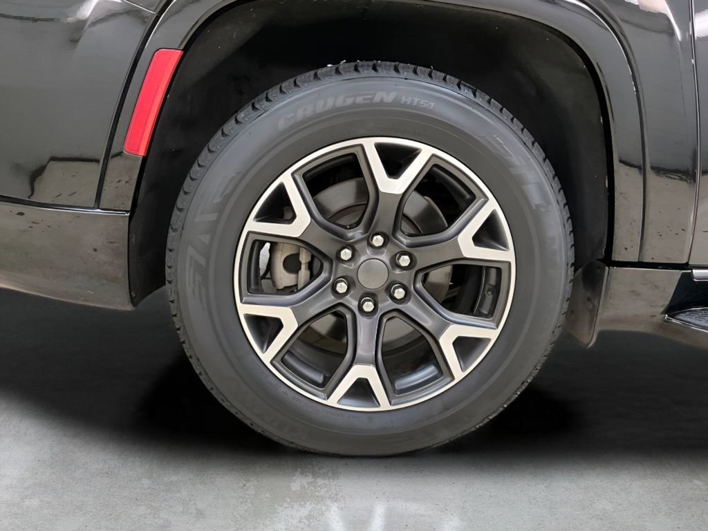 Used 2024 Jeep Wagoneer L Series III w/ Flexible Seating Group image 14