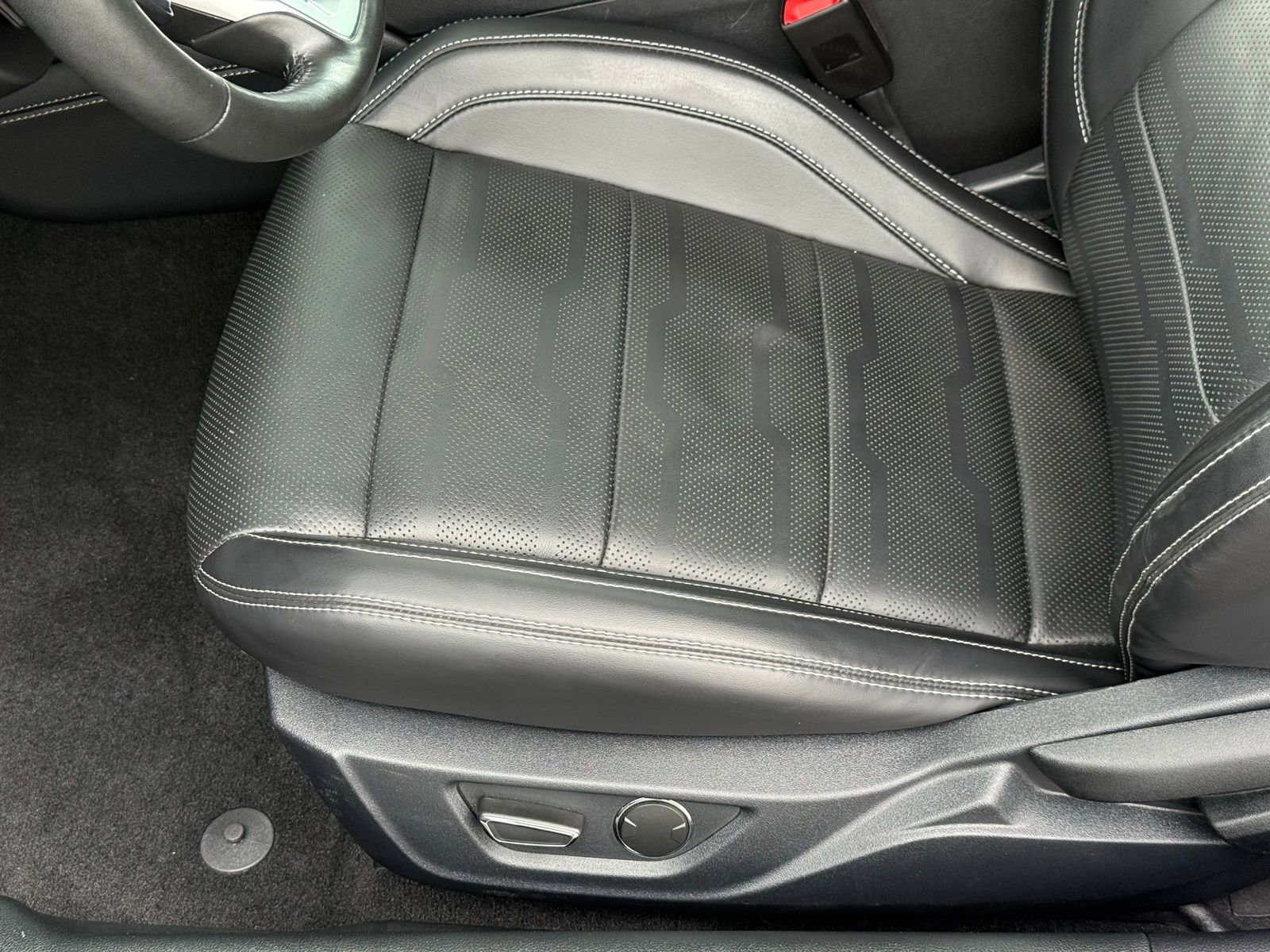 Used 2019 Ford Mustang GT Premium w/ Equipment Group 401A RWD image 34