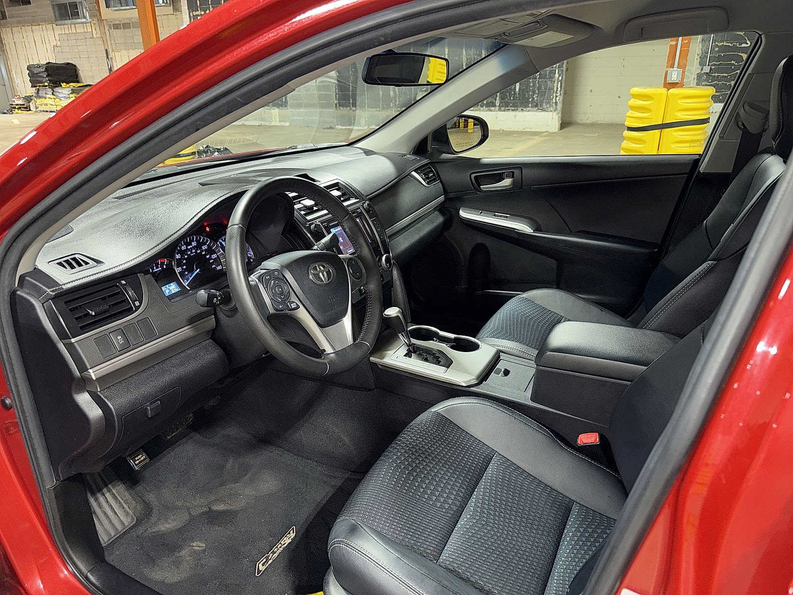Used 2012 Toyota Camry SE FWD image 27