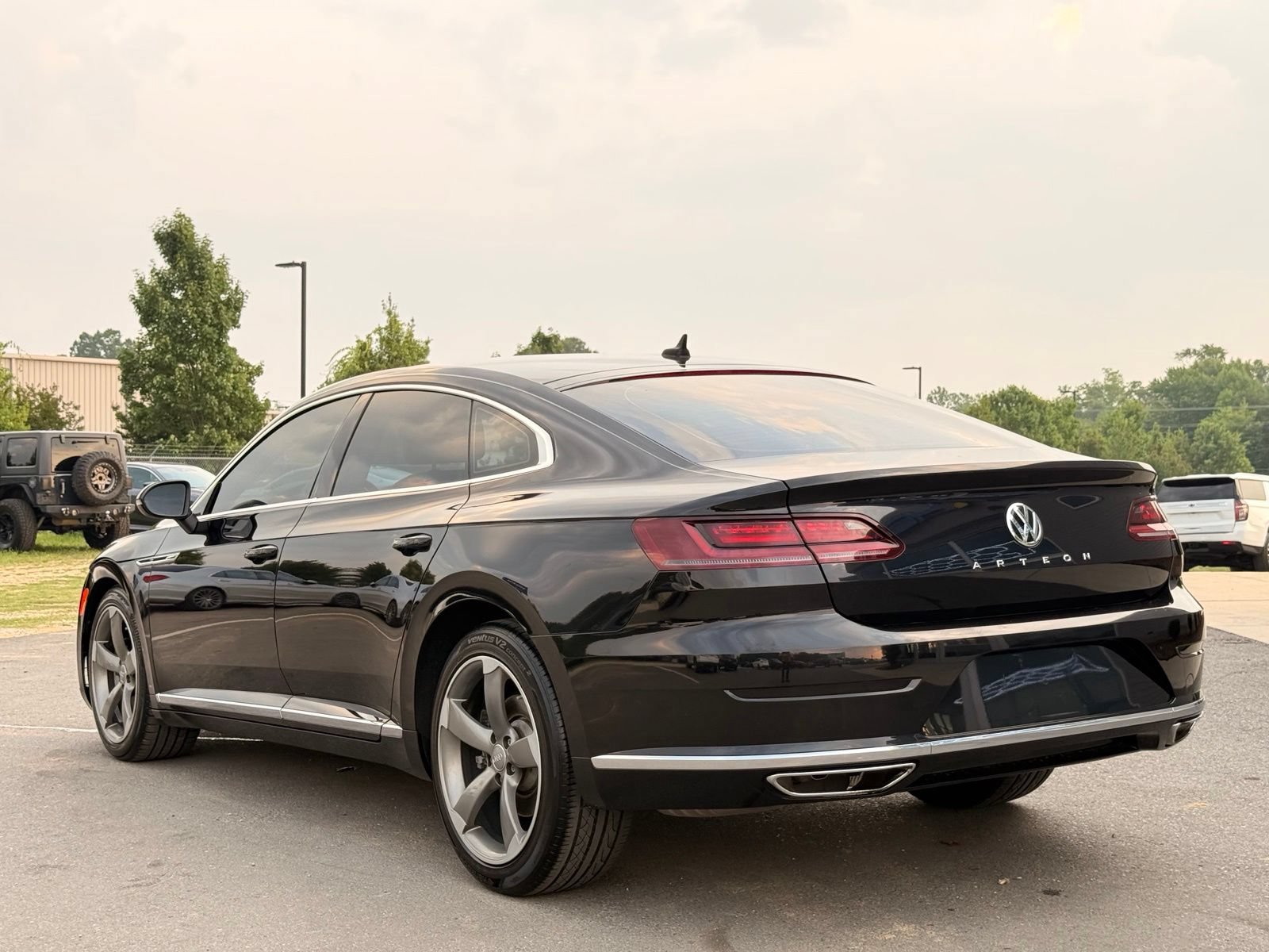 Used 2020 Volkswagen Arteon SE FWD image 12