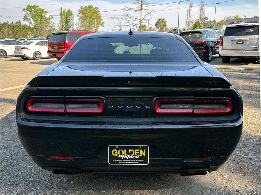 Used 2015 Dodge Challenger SRT w/ Technology Group RWD image 10