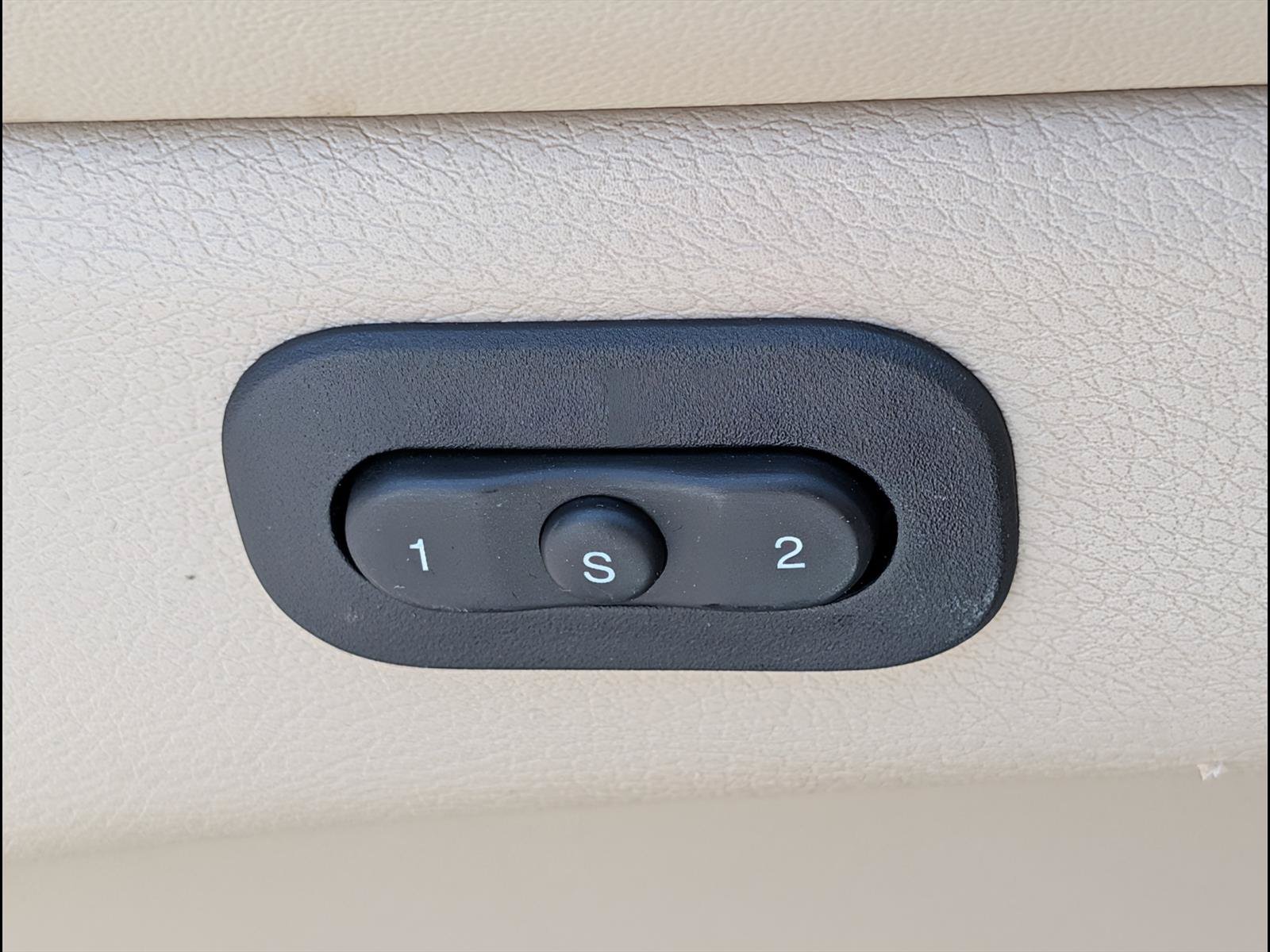 Used 2018 Jeep Grand Cherokee Limited w/ Luxury Group II RWD image 17