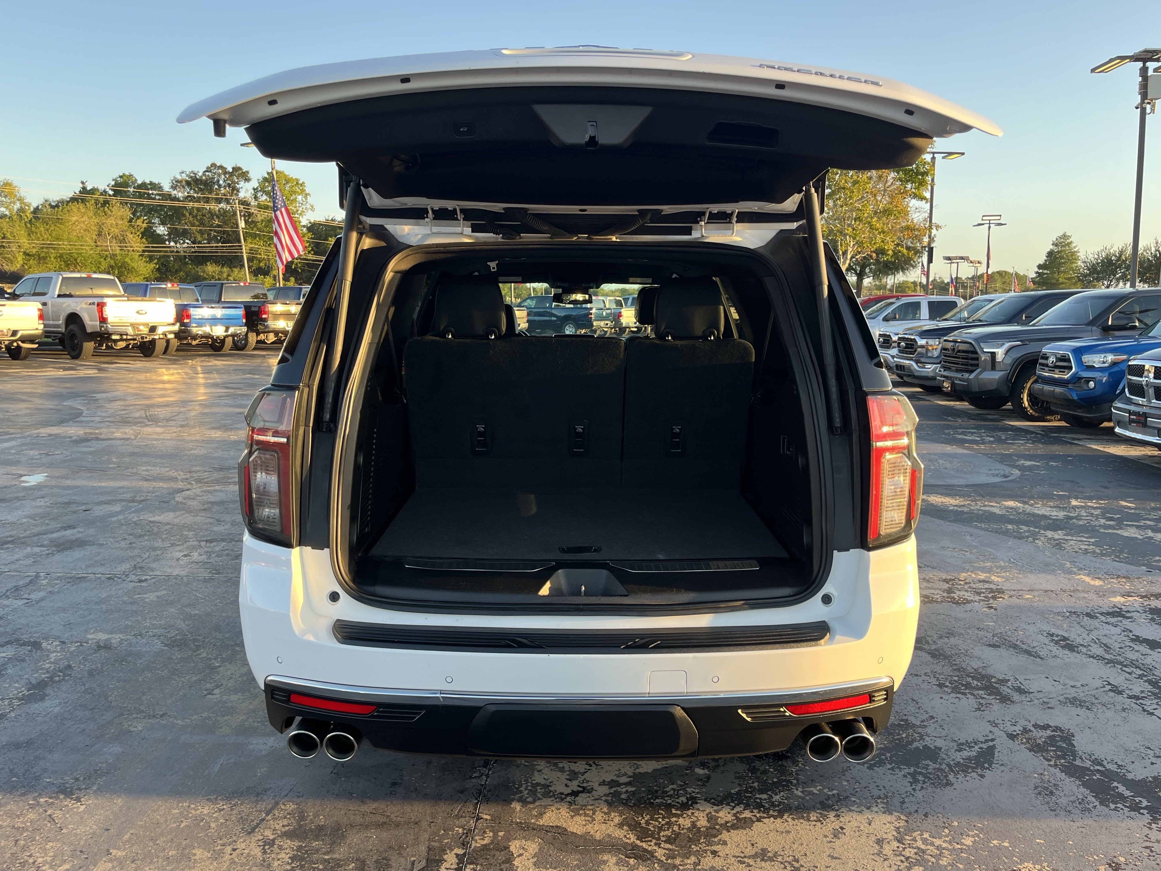 Used 2023 Chevrolet Suburban Premier RWD image 13
