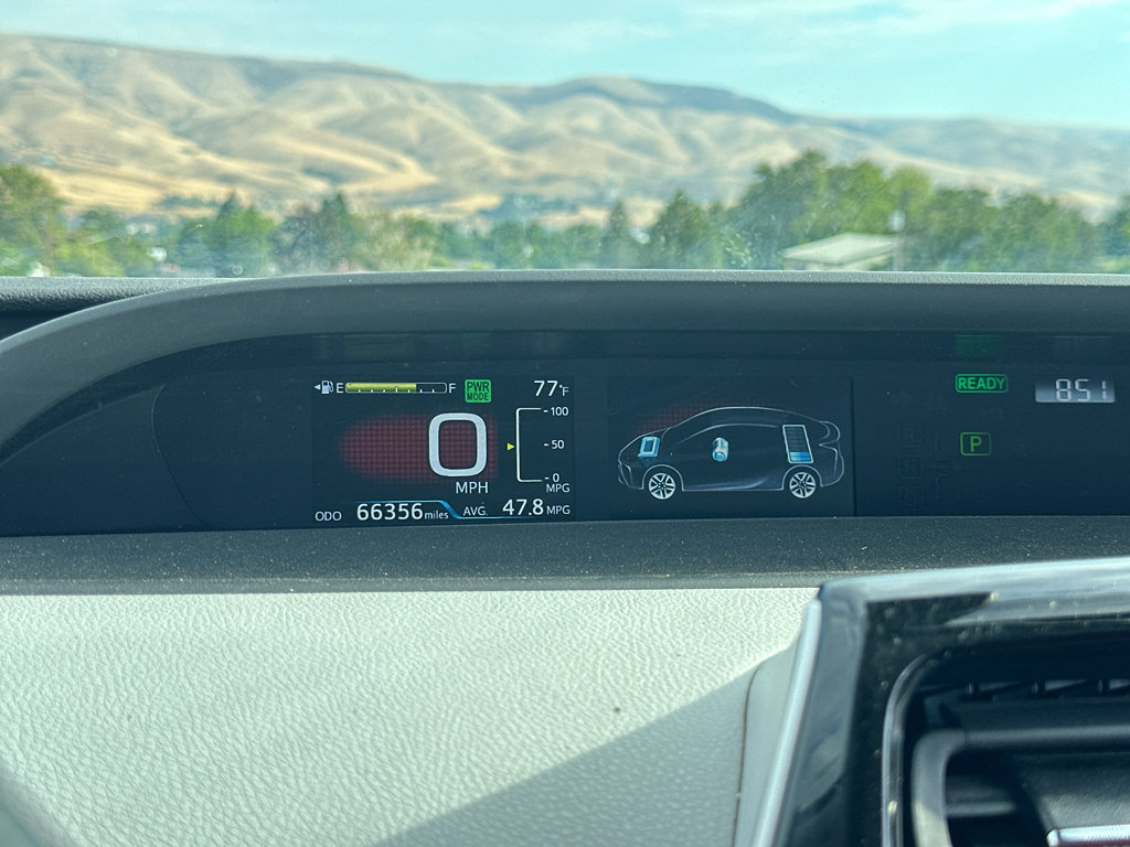 Certified 2021 Toyota Prius LE AWD/4WD image 2