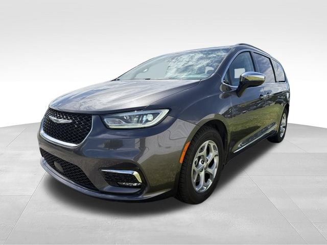 Used 2023 Chrysler Pacifica Limited FWD image 9