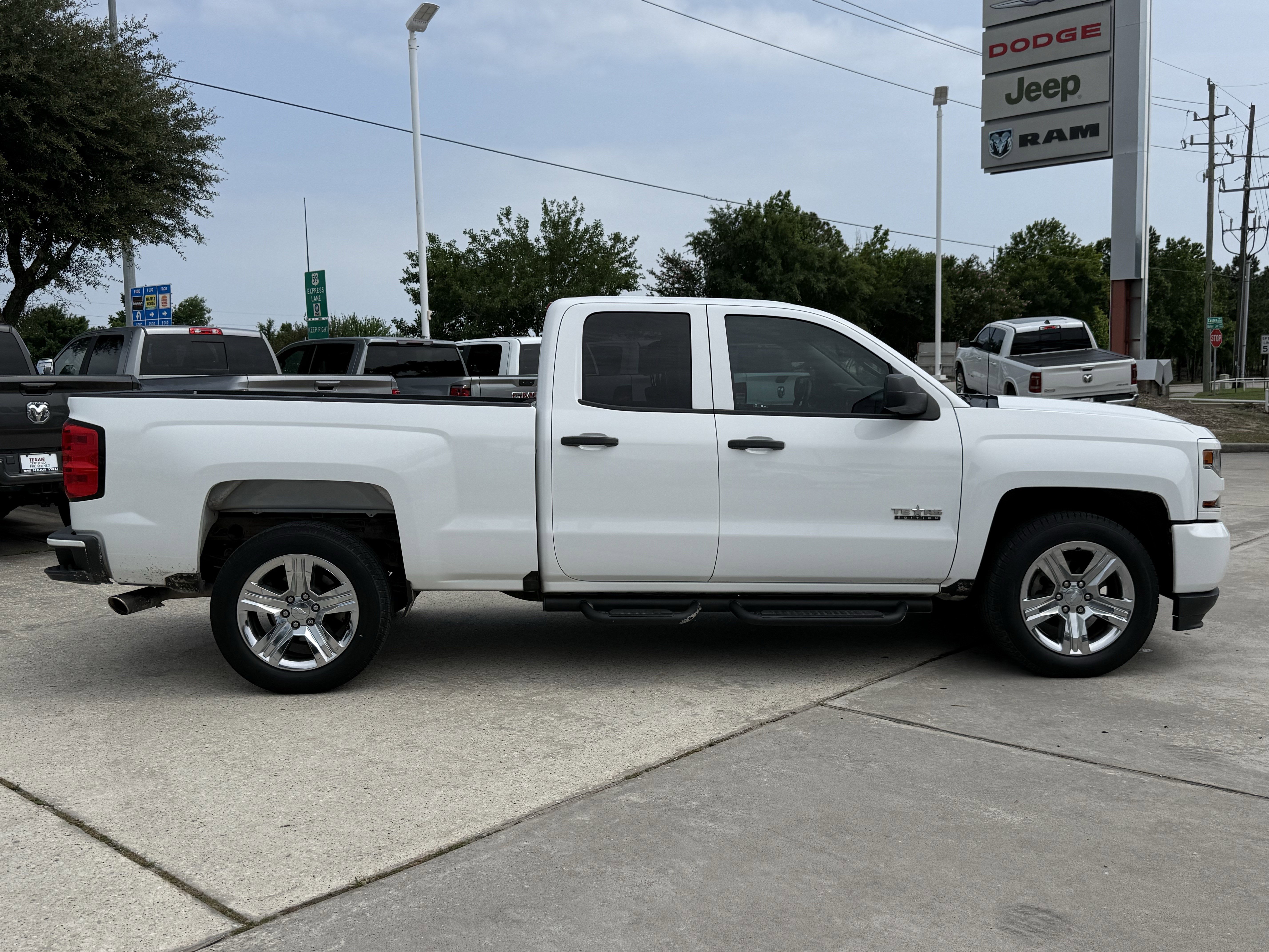 Used 2018 Chevrolet Silverado 1500 Custom w/ Texas Edition RWD image 3