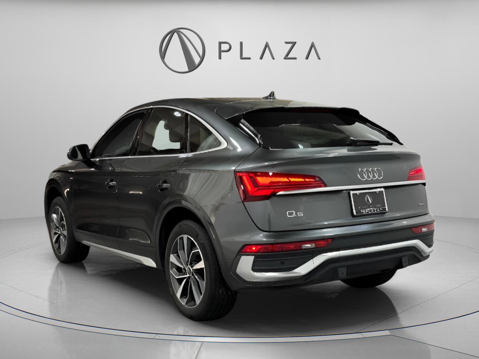 Used 2023 Audi Q5 2.0T Premium Plus w/ Premium Plus Package image 3