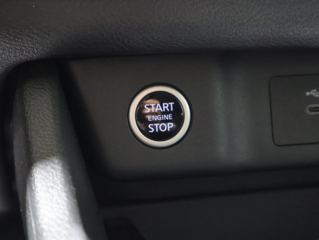 Used 2023 Nissan Rogue SV AWD/4WD image 27