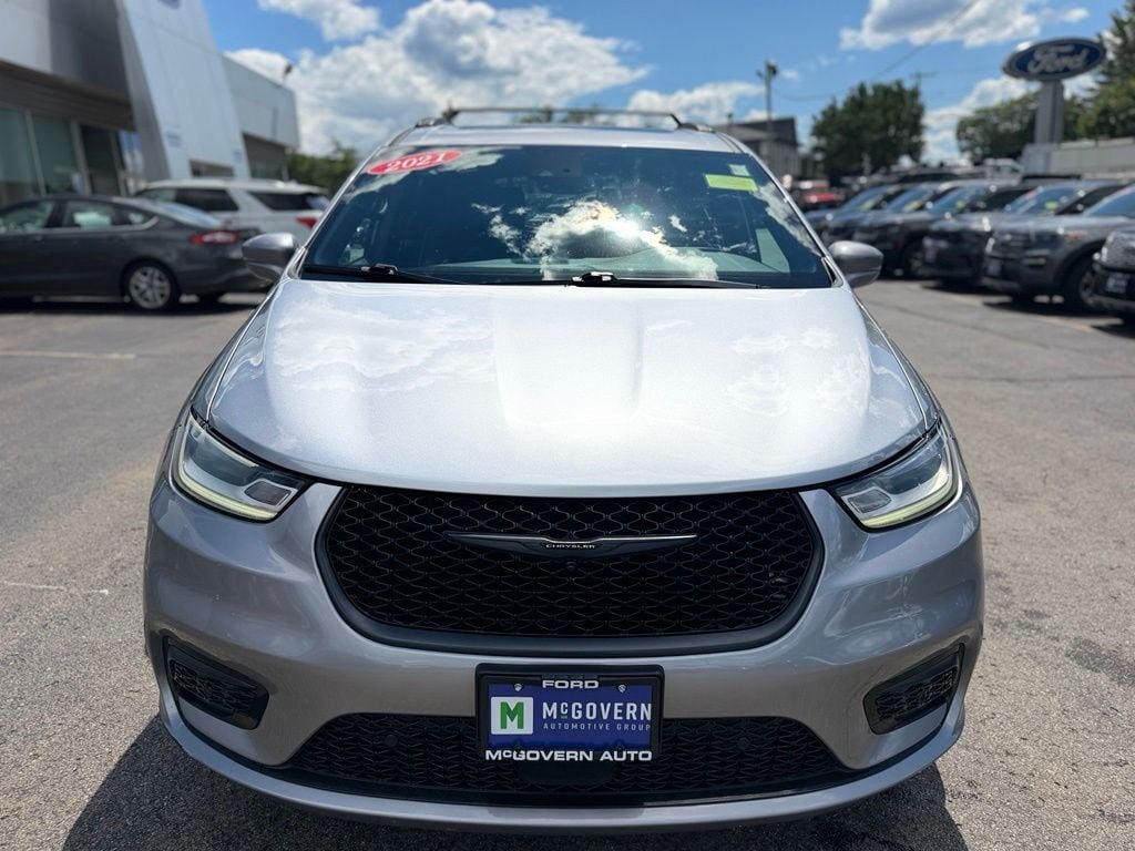 Used 2021 Chrysler Pacifica Limited w/ Uconnect Theater Family Group AWD/4WD image 11