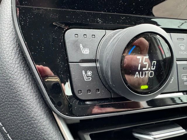 Used 2024 Toyota Grand Highlander Limited image 12