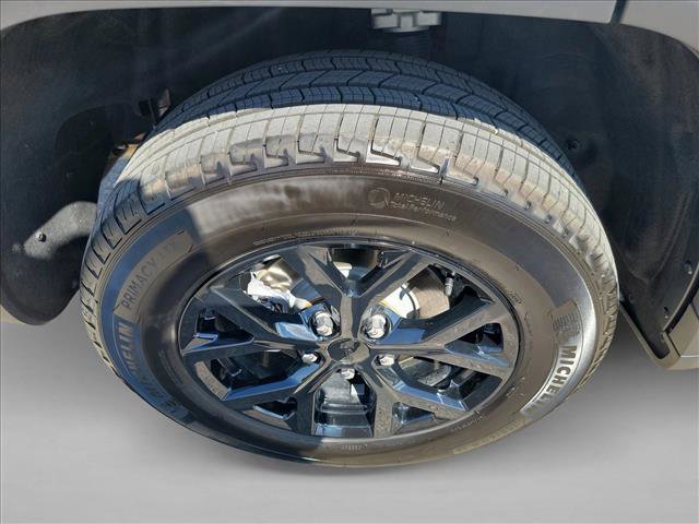 Used 2025 Jeep Grand Cherokee Altitude image 11