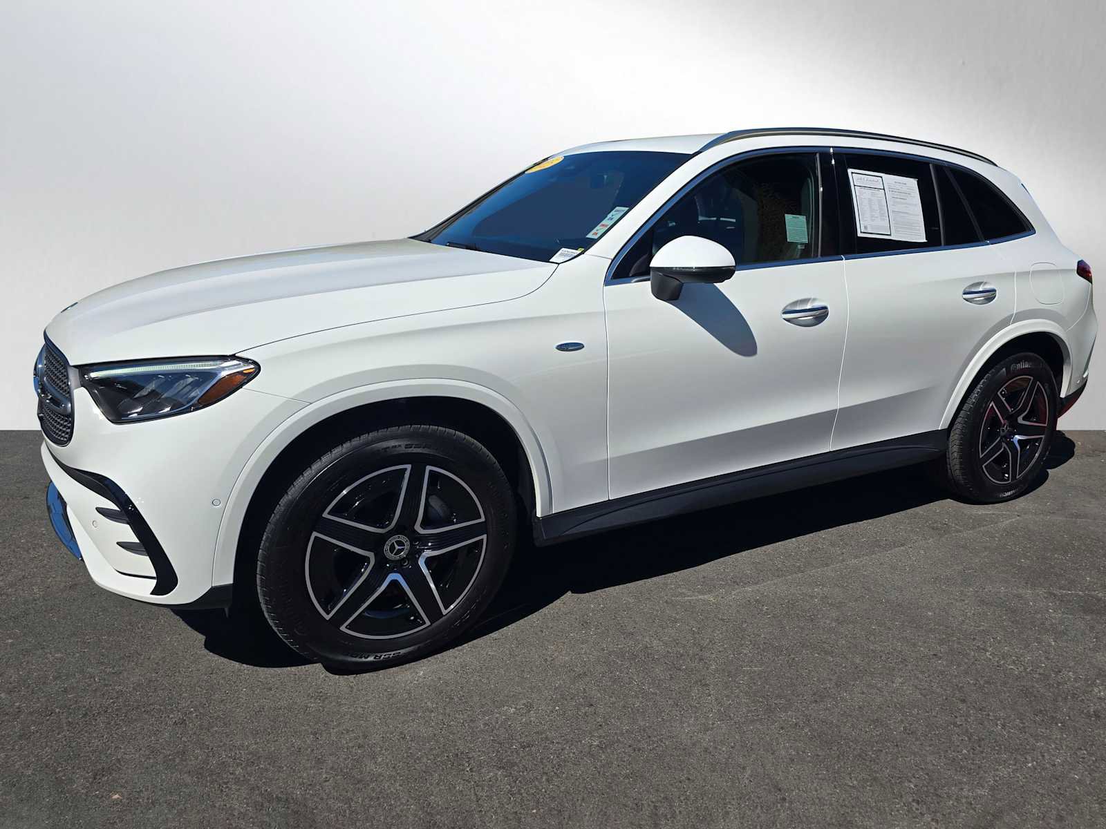 Used 2025 Mercedes-Benz GLC 350e 4MATIC image 7