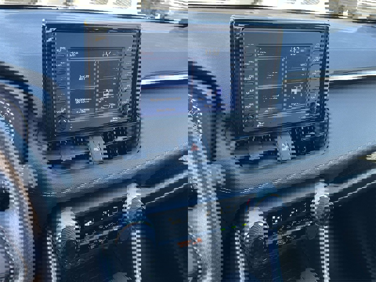 Used 2022 Toyota RAV4 LE image 14