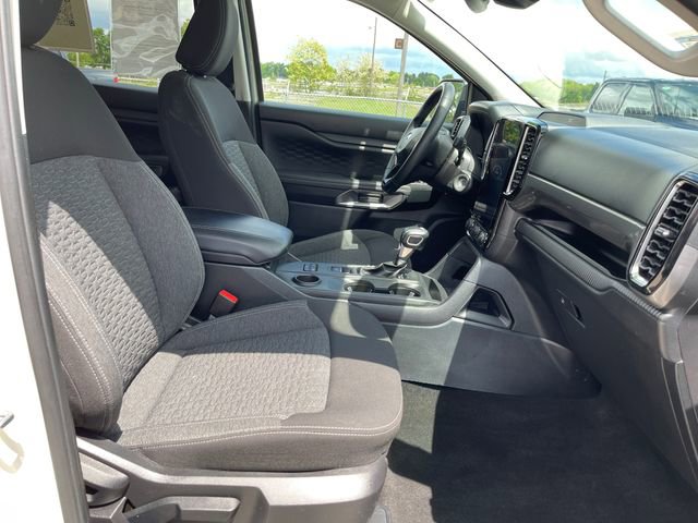 Used 2025 Ford Ranger XLT w/ Chrome Accent Package RWD image 32