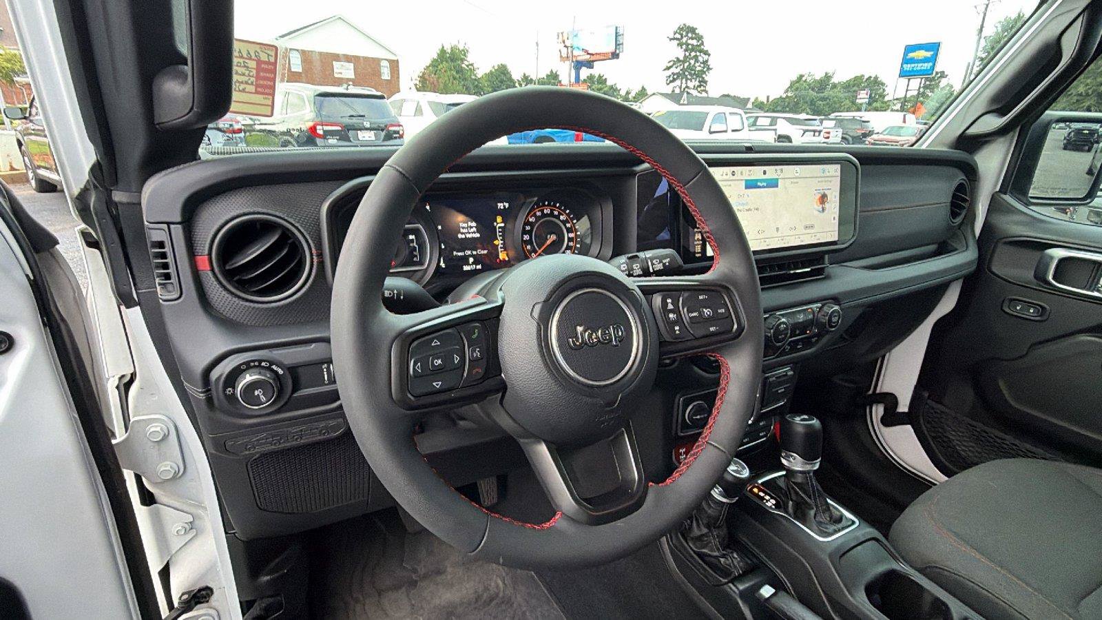 Used 2024 Jeep Wrangler Unlimited Rubicon w/ XTREMEE 35" Tire Package AWD/4WD image 24