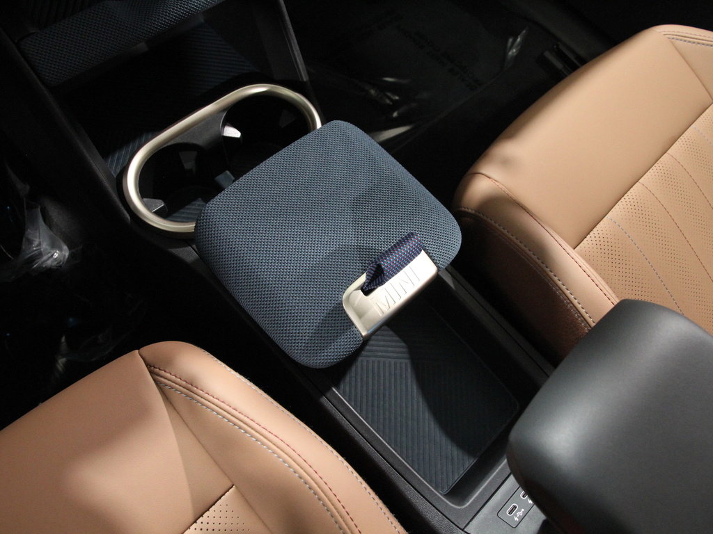 Used 2025 MINI Cooper Countryman S w/ Comfort Package Max image 15