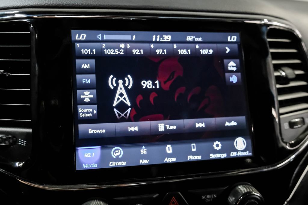 Used 2021 Jeep Grand Cherokee Limited AWD/4WD image 29