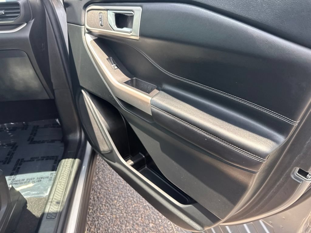 Used 2023 Ford Explorer XLT RWD image 24