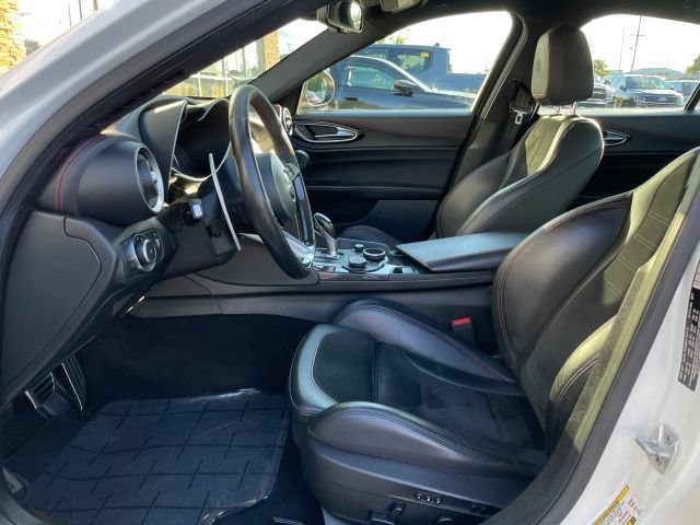 Used 2018 Alfa Romeo Giulia Quadrifoglio w/ Driver Assist Dynamic Package RWD image 19
