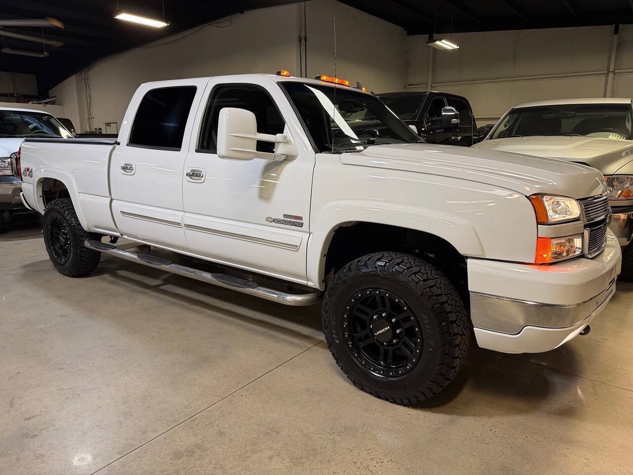 Used 2006 Chevrolet Silverado 2500 LT w/ Onstar Plus Package AWD/4WD image 1