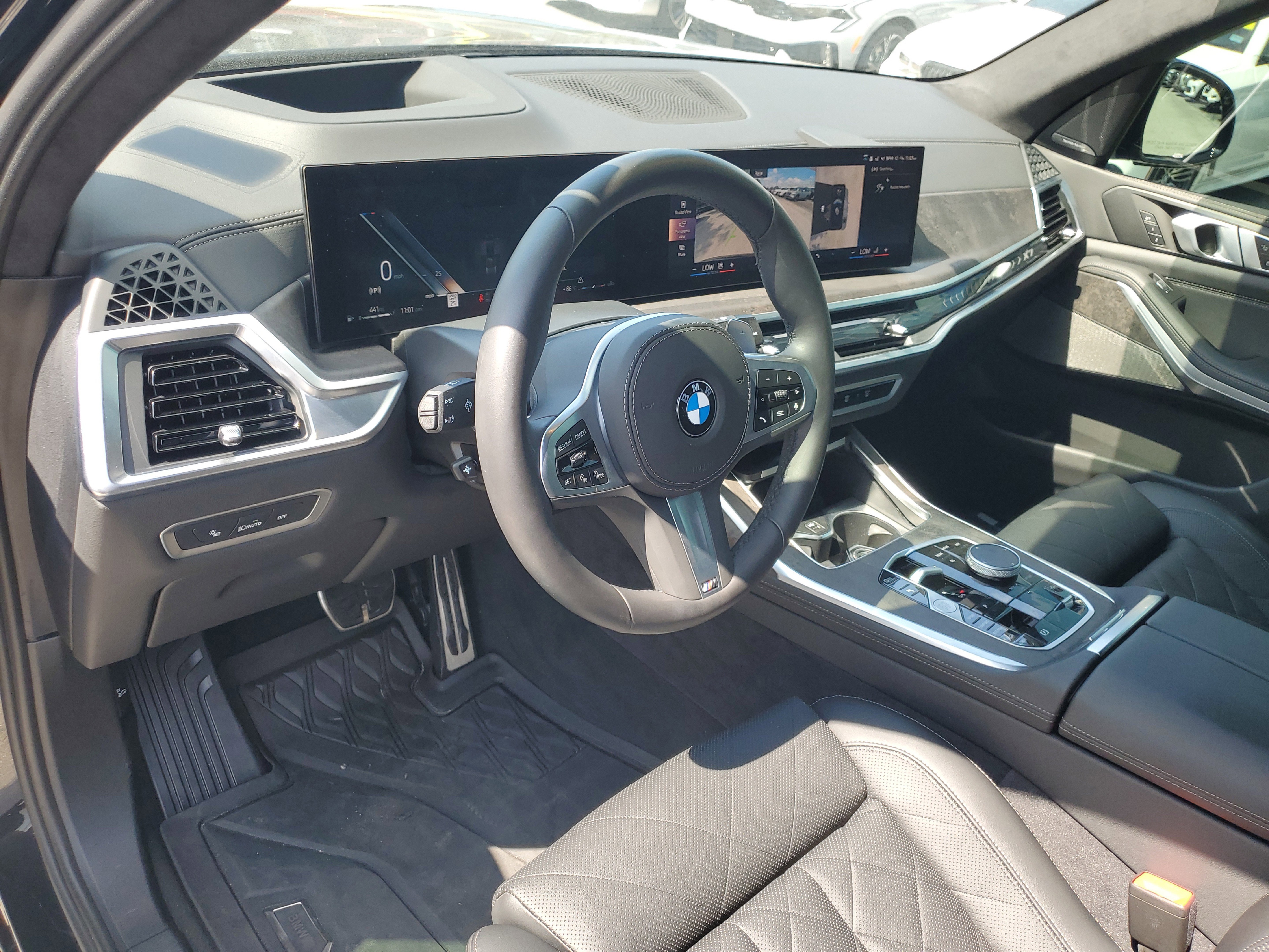 Used 2025 BMW X7 xDrive40i w/ M Sport Package image 24