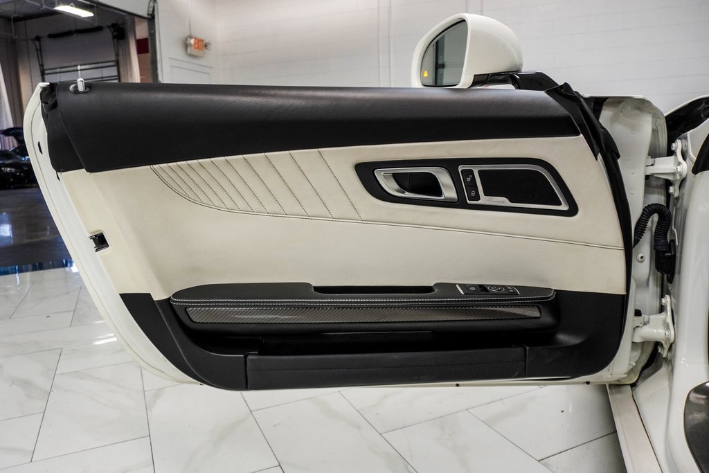 Used 2016 Mercedes-Benz AMG GT S w/ Exclusive Interior Package image 18