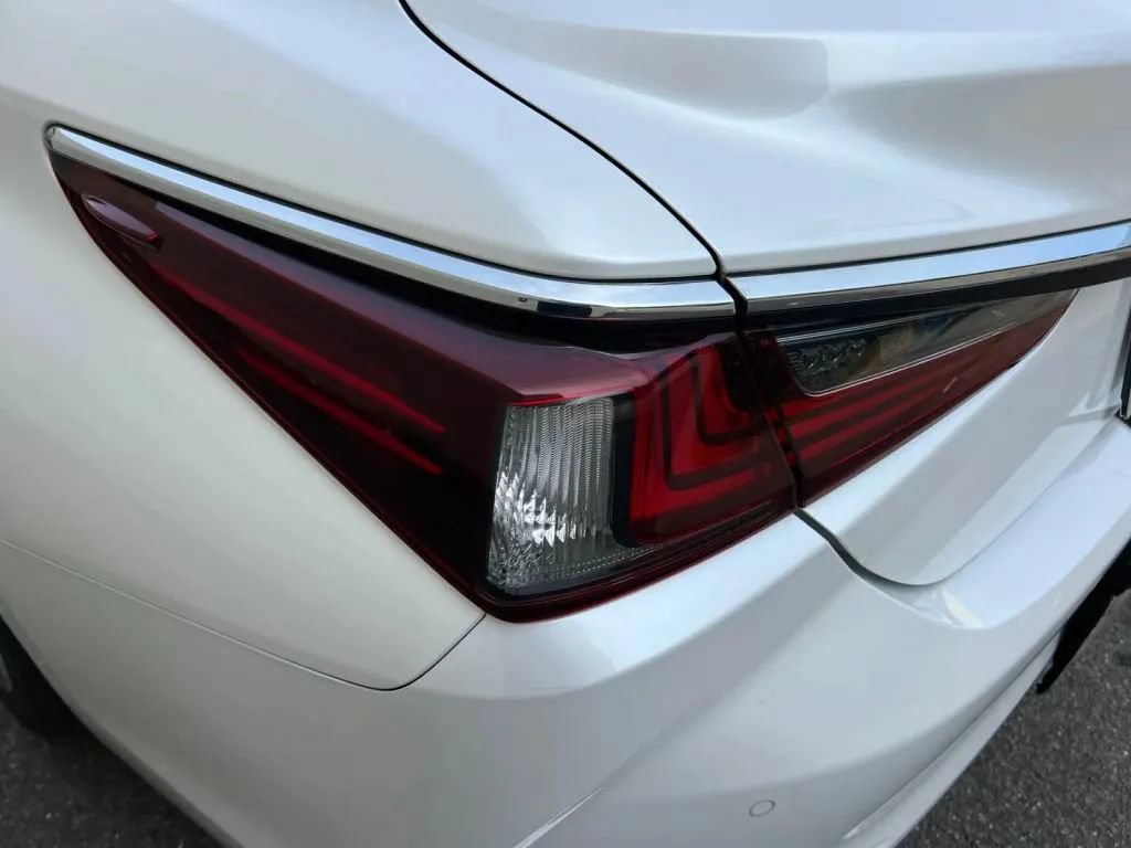 Used 2020 Lexus ES 350 w/ Premium Package FWD image 38