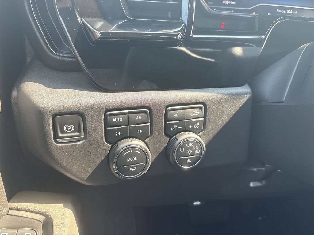 Used 2022 Chevrolet Silverado 1500 ZR2 AWD/4WD image 18