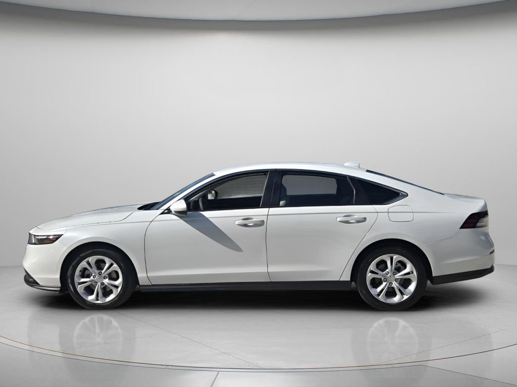 Certified 2025 Honda Accord LX image 4