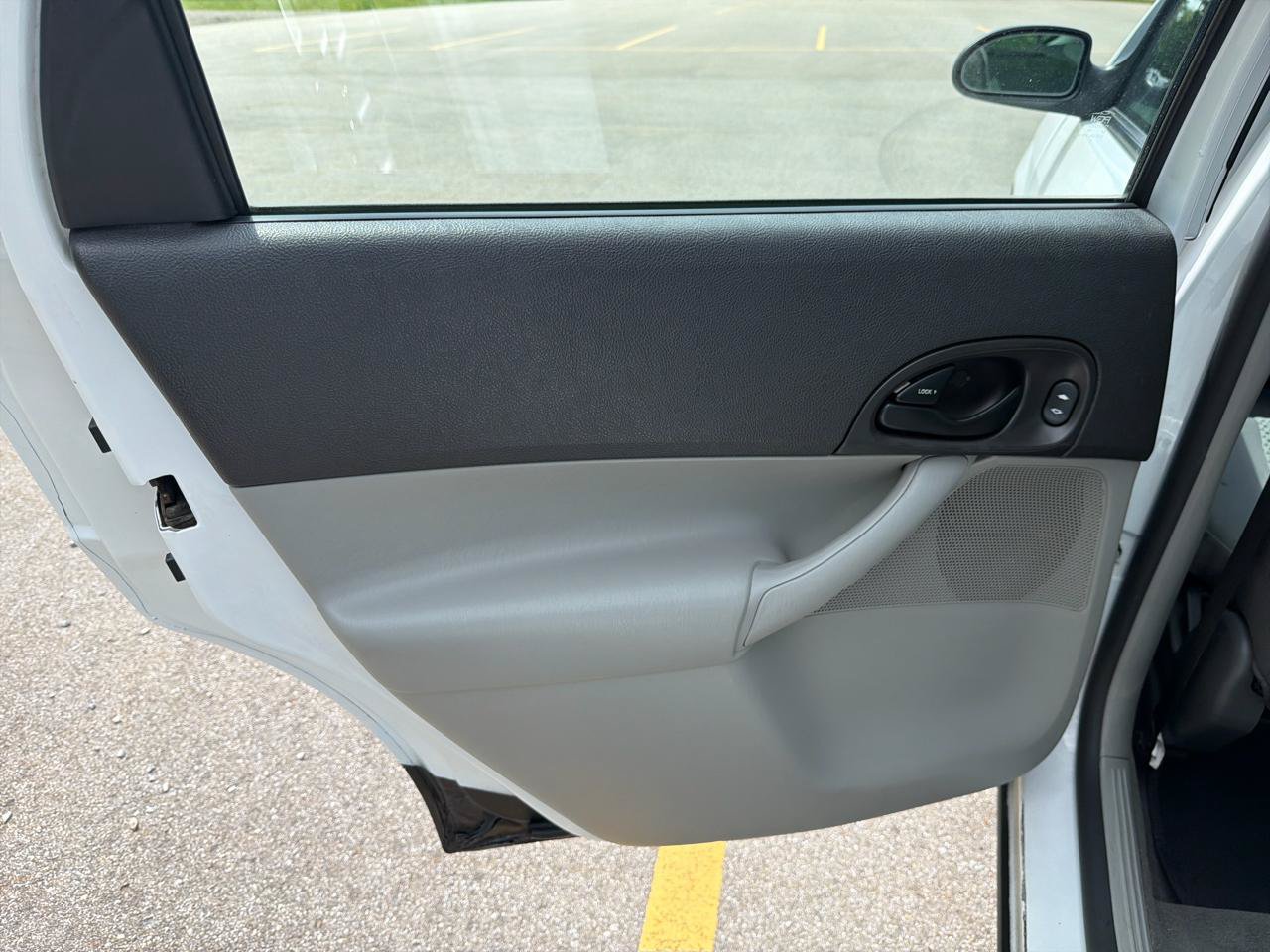 Used 2007 Ford Focus S FWD image 26