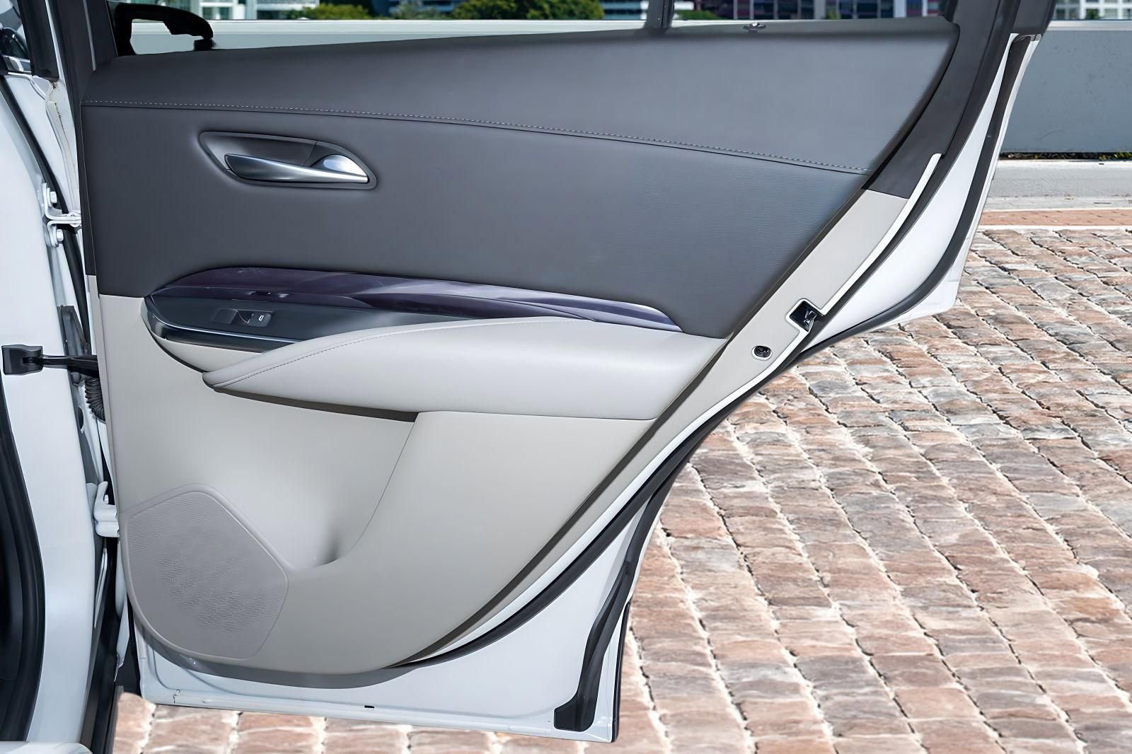 Used 2023 Cadillac XT4 Luxury w/ Driver Awareness Package FWD image 14