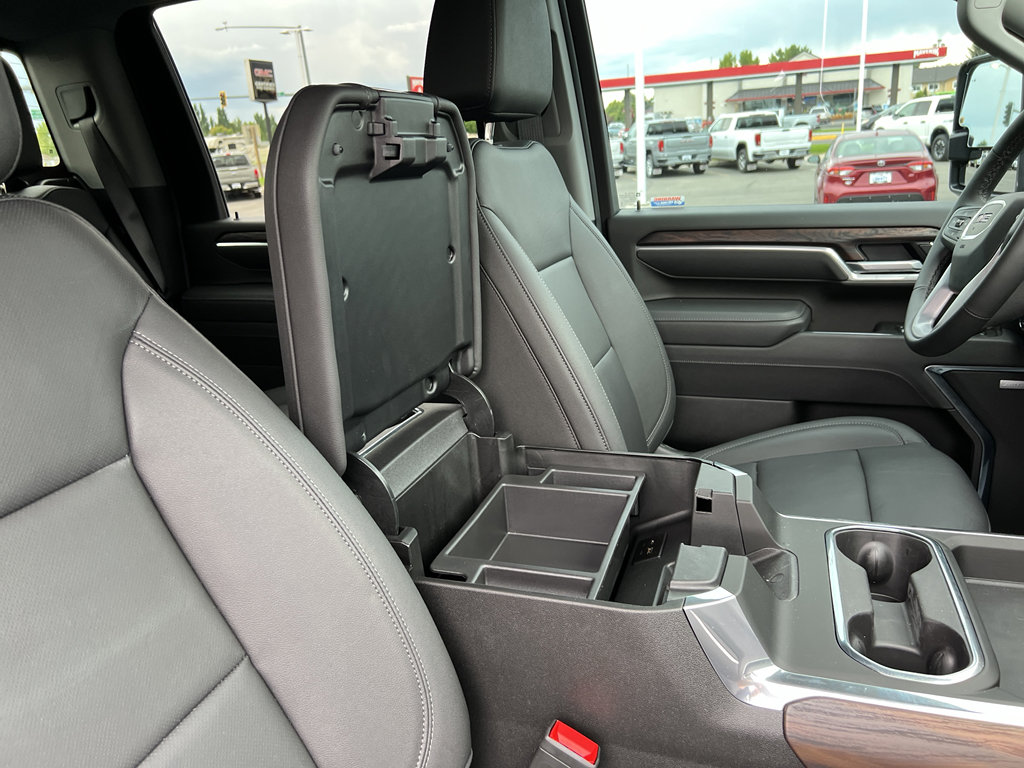 New 2025 GMC Sierra 3500 SLT w/ SLT Premium Package image 31