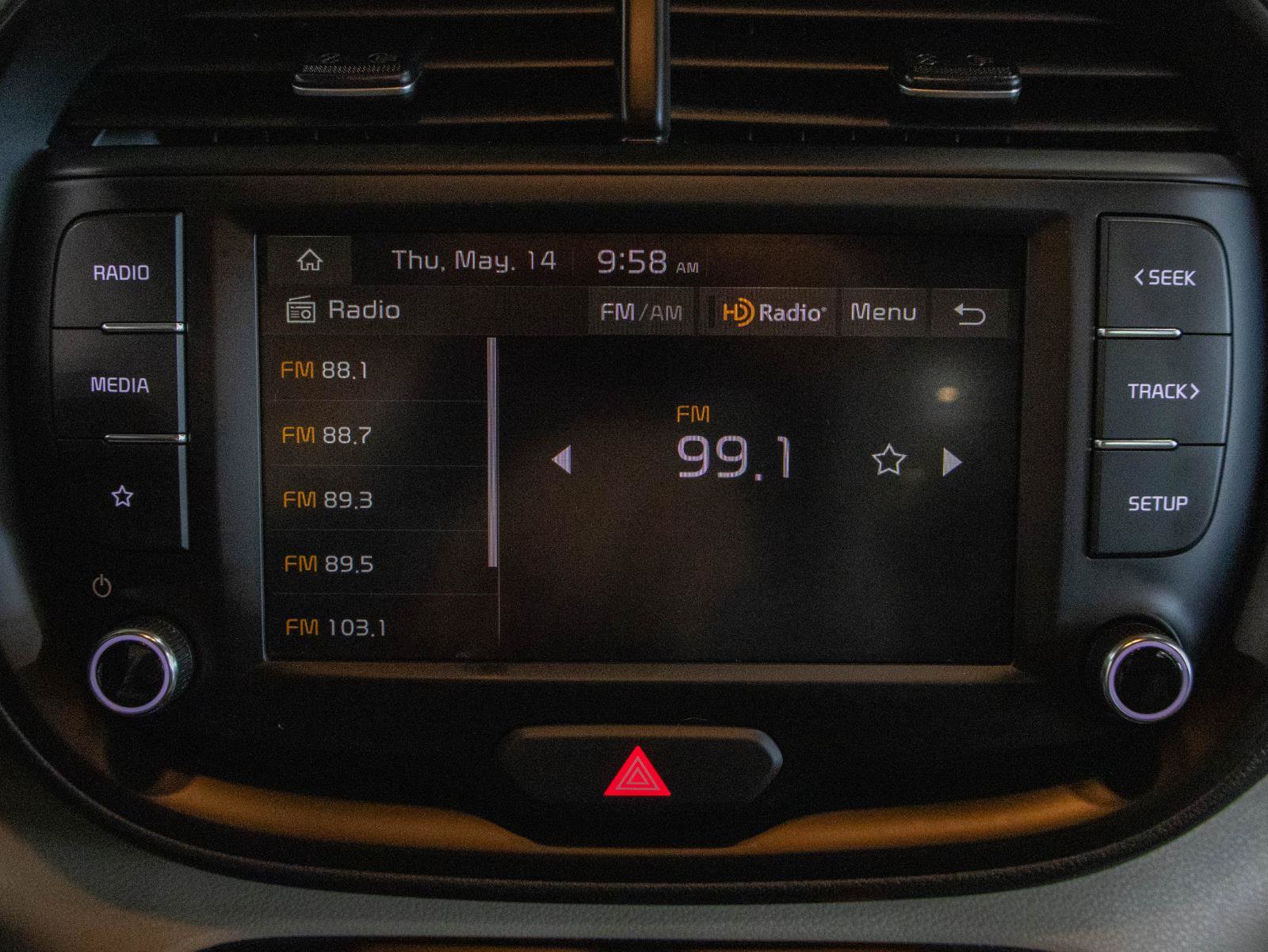 Used 2025 Kia Soul LX w/ LX Technology Package FWD image 8