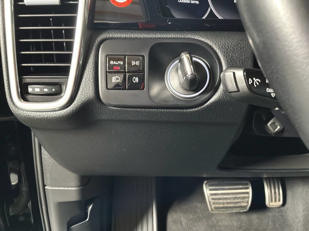 Used 2019 Porsche Cayenne S AWD/4WD image 24