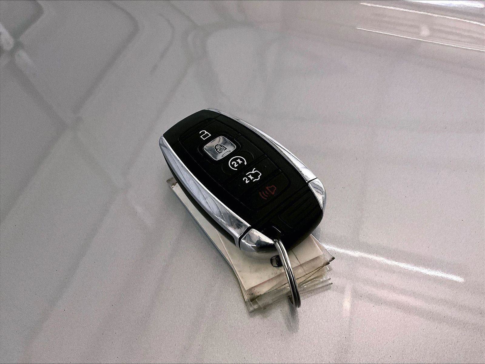 Used 2017 Lincoln MKC Reserve image 9