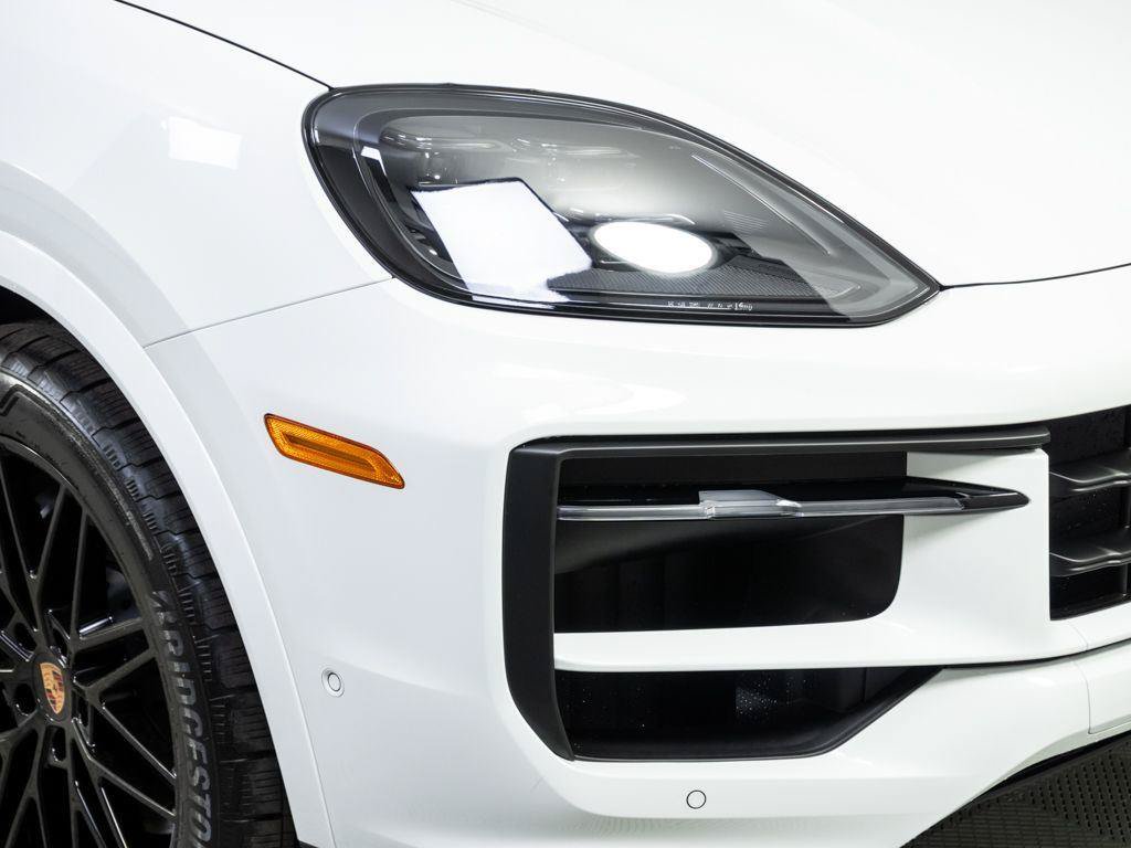 New 2026 Porsche Cayenne Coupe AWD/4WD image 38