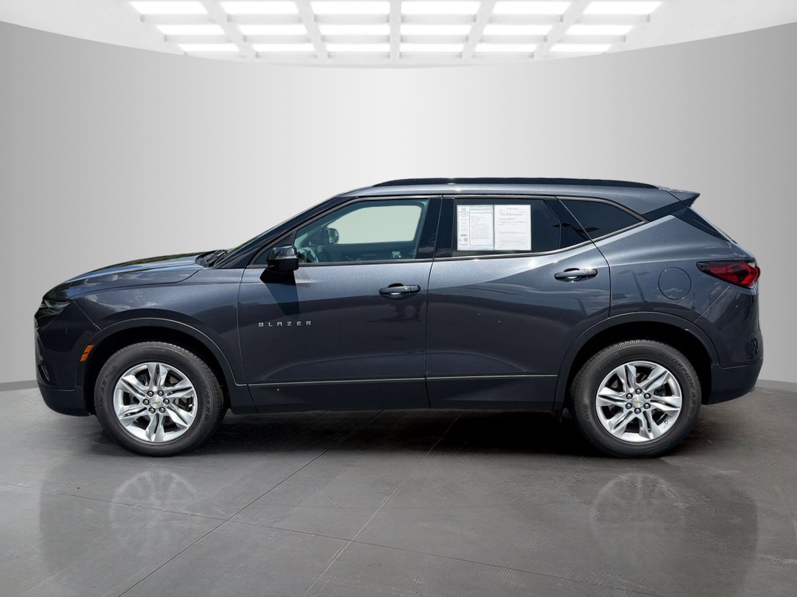 Used 2022 Chevrolet Blazer LT FWD image 3