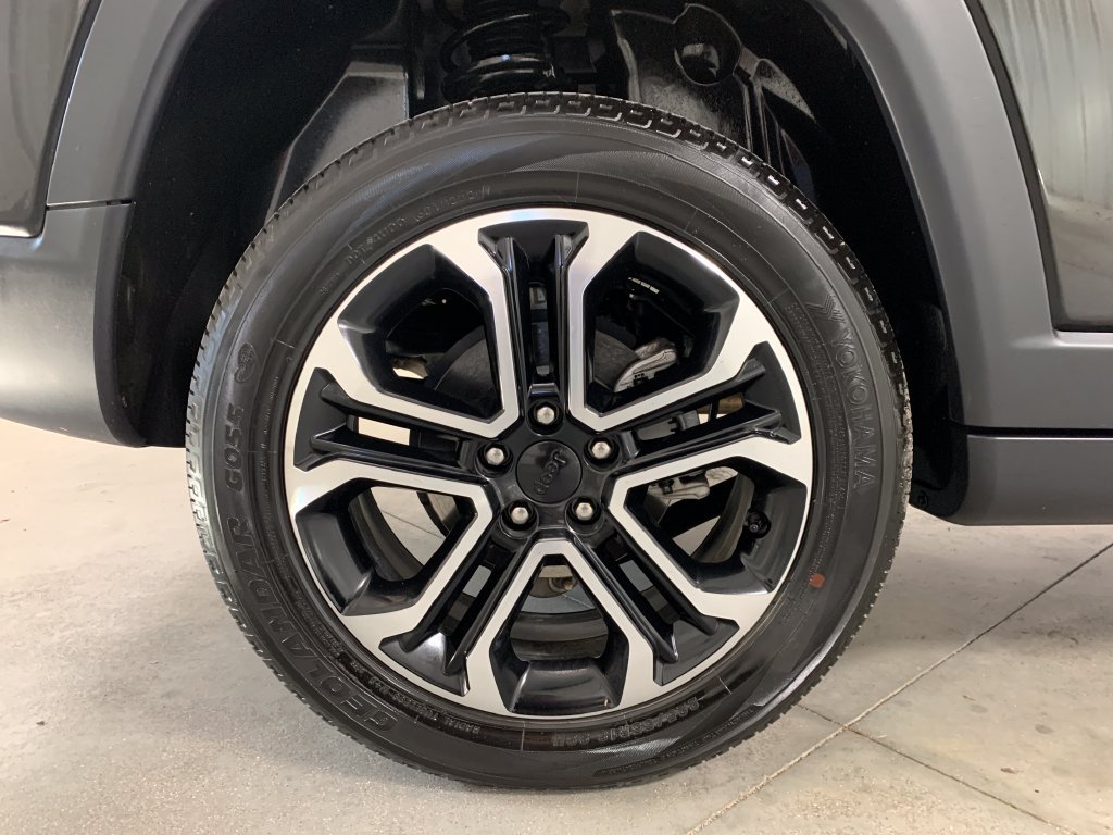 Used 2023 Jeep Compass Limited AWD/4WD image 9