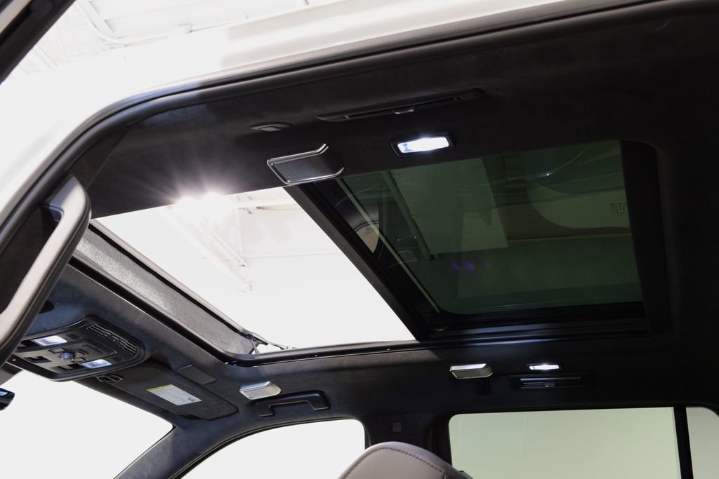 Used 2024 Cadillac Escalade Sport Platinum image 4