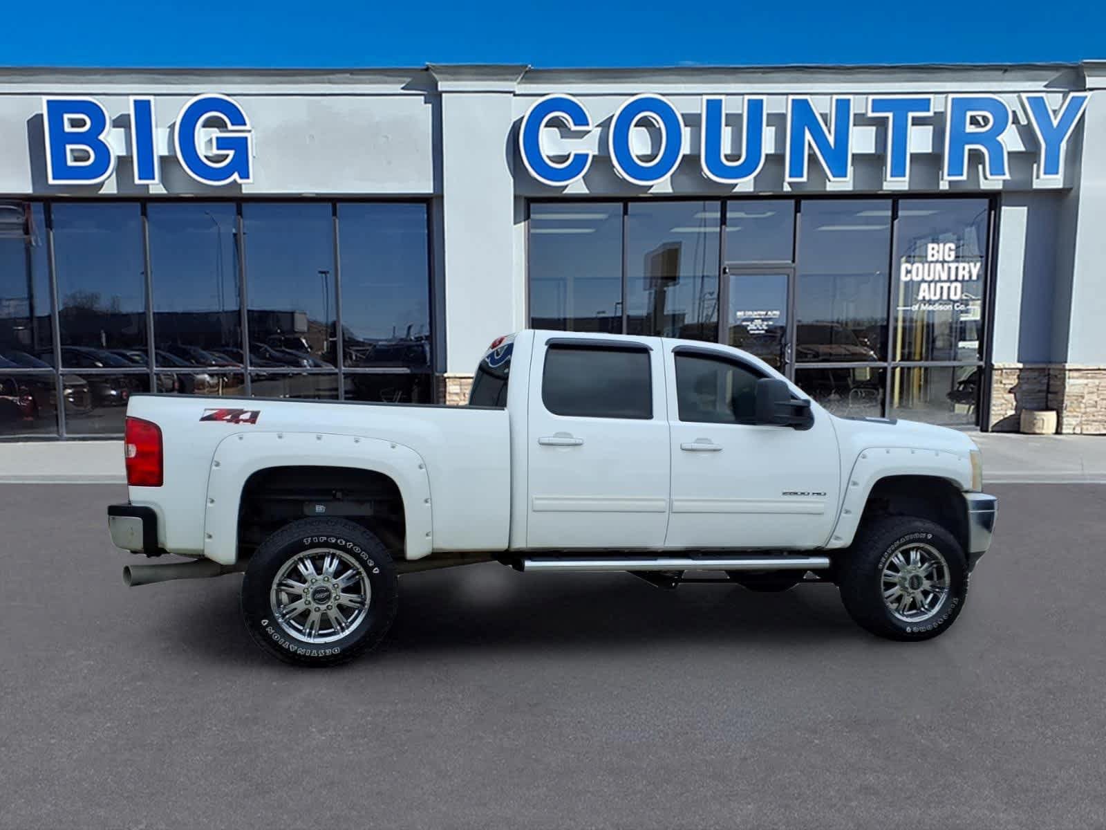 Used 2011 Chevrolet Silverado 2500 LTZ w/ LTZ Plus Package AWD/4WD image 4