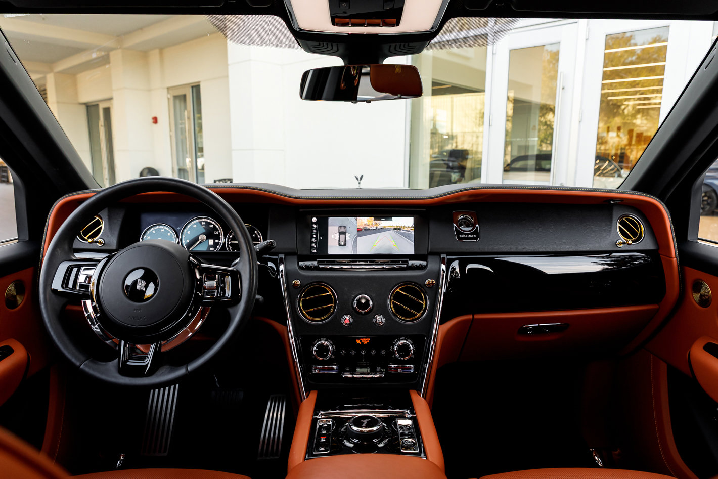 Used 2024 Rolls-Royce Cullinan Base w/ Cullinan Package image 45