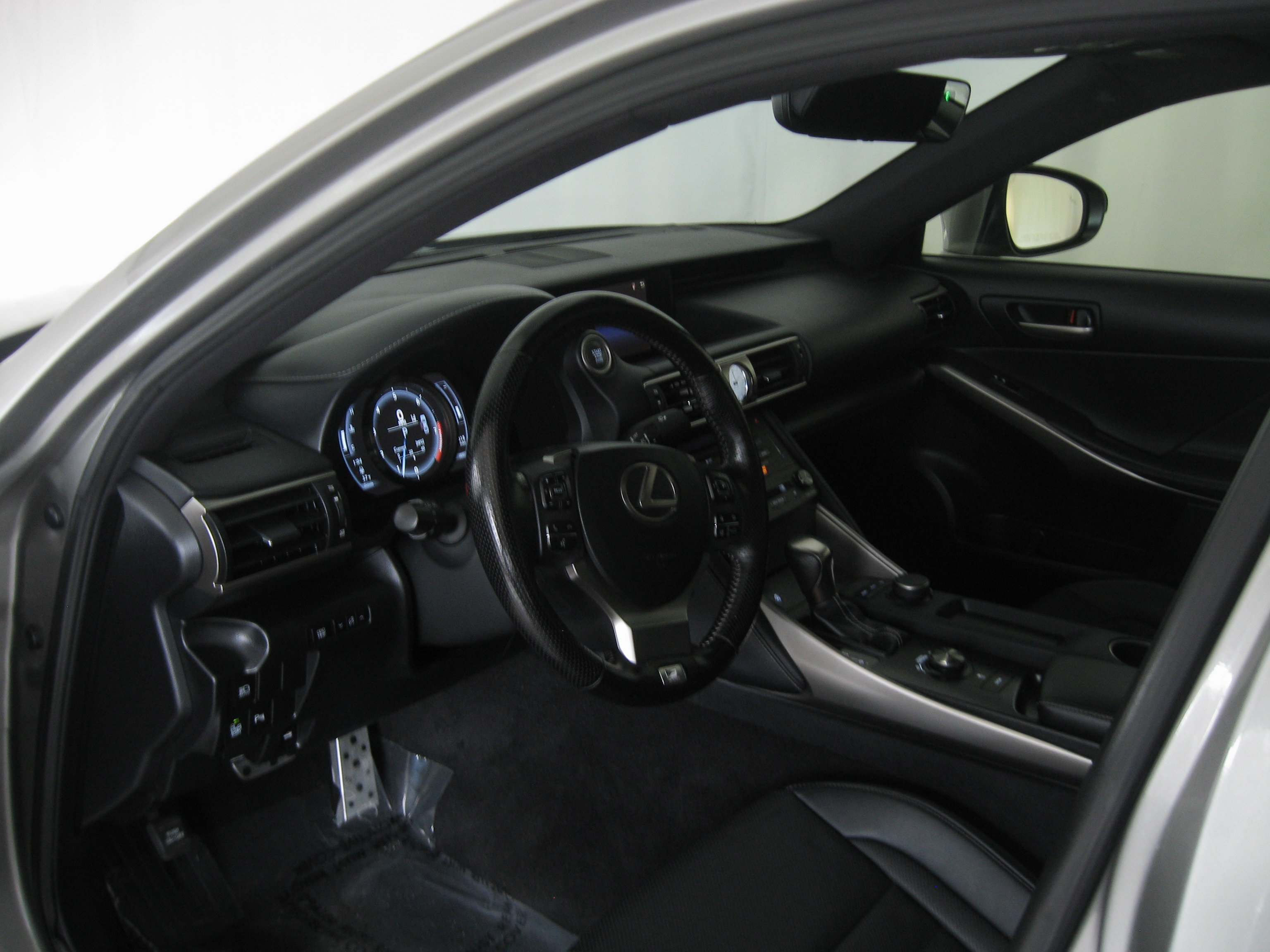 Used 2020 Lexus IS 350 F Sport w/ F Sport Package image 8